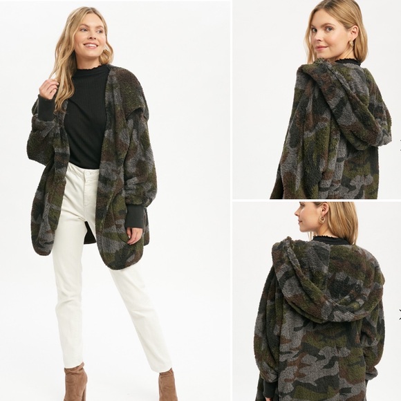 525. Camouflage Soft Oversized Hooded Cozy Open With Pockets OSFM NWT - Picture 2 of 12